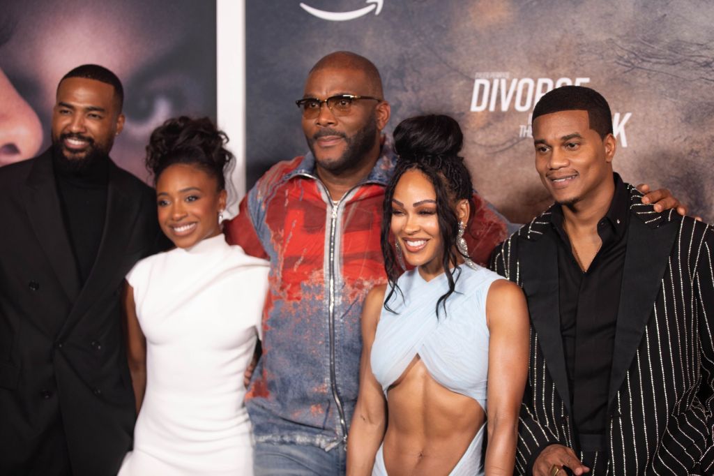 Meagan Good, Jonathan Majors lovey dovey at ‘Divorce in the Black’ Premiere