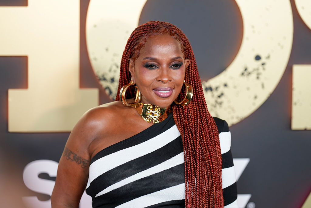 Mary J. Blige Reminds Us That Emerald Green & Melanin Go Together Real Bad