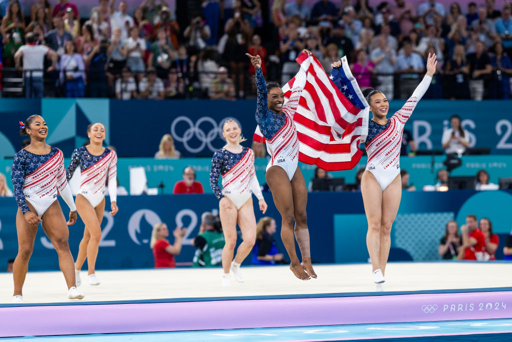 Simone Biles Stunts On MyKayla Skinner After Becoming Winningest U.S. Olympic Gymnast