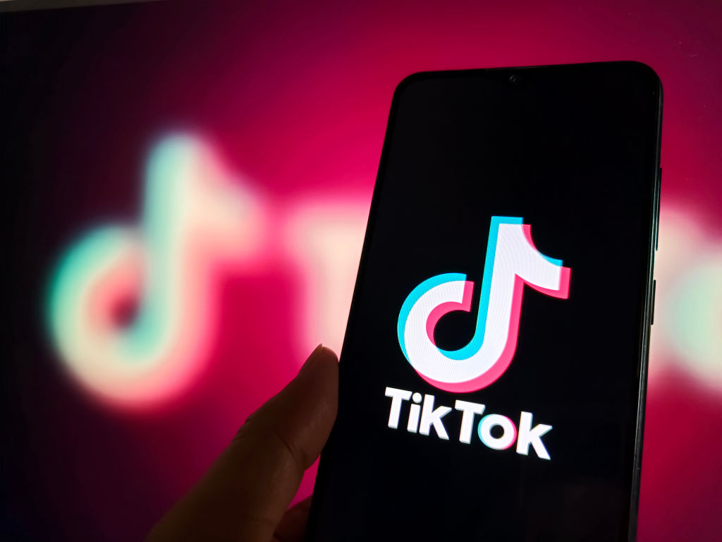 Texas Woman Steals .2M from Boss, Spends Cash on TikTok, Trips and NBA Suite