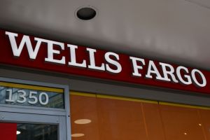 Arizona Wells Fargo Employee Found Dead In Her Cubicle 4 Days Later