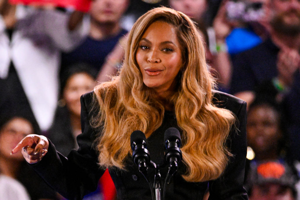 [WATCH] Beyoncé and Kelly Rowland Endorse Kamala Harris at Texas Rally