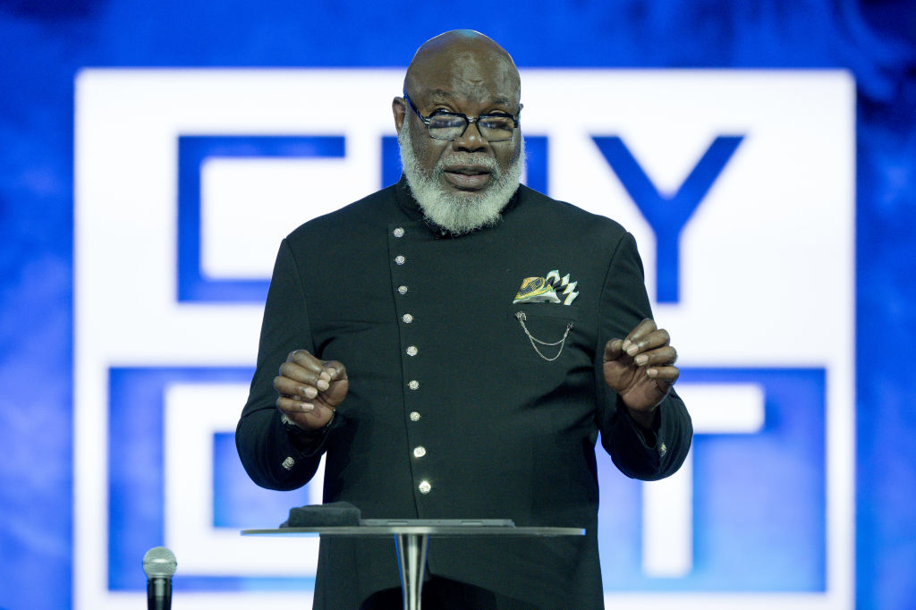 Bishop T.D. Jakes Gives Health Update Following ‘Life-Threatening Calamity’ [VIDEO]