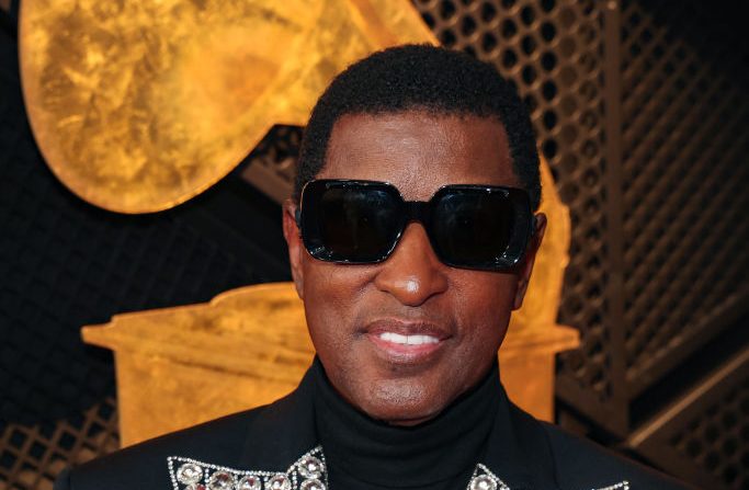 White Reporter Snubs Babyface During Grammys Red Carpet Interview [WATCH] 