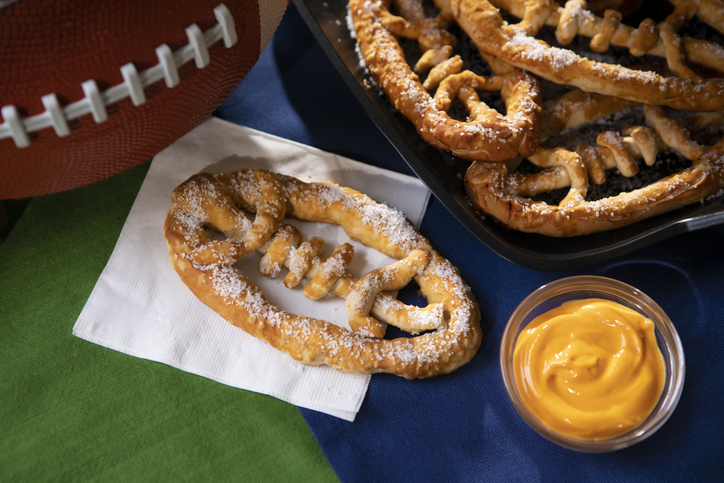 Last Minute Super Bowl Party Ideas That Will Have Everyone Cheering