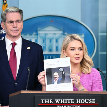 White House Turns On Amazon, Press Secretary Slams Tariff Pricing Listing
