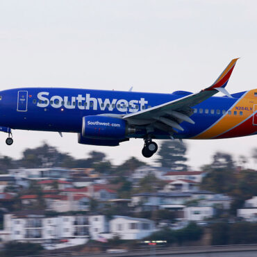Southwest Airlines To Require Portable Chargers To Be Visible During Use Due to Fire Risk